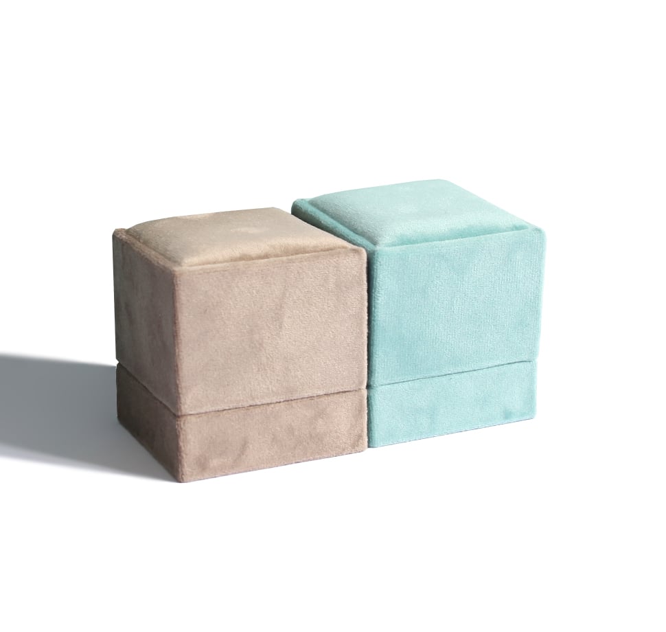 28.i30784-k3zeyTT-w708-h708-f1-l1-n1-c0-q99-r1