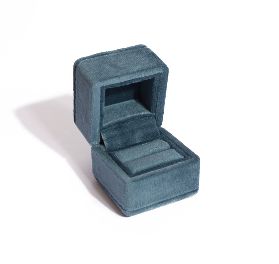 28.i30784-k3zeyTT-w708-h708-f1-l1-n1-c0-q99-r1