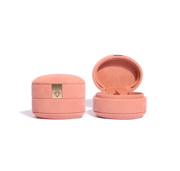 Estuche ovalado para joyas Splendido con revestimiento soft touch