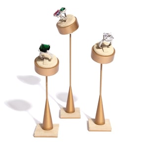 Jewelry displays for rings