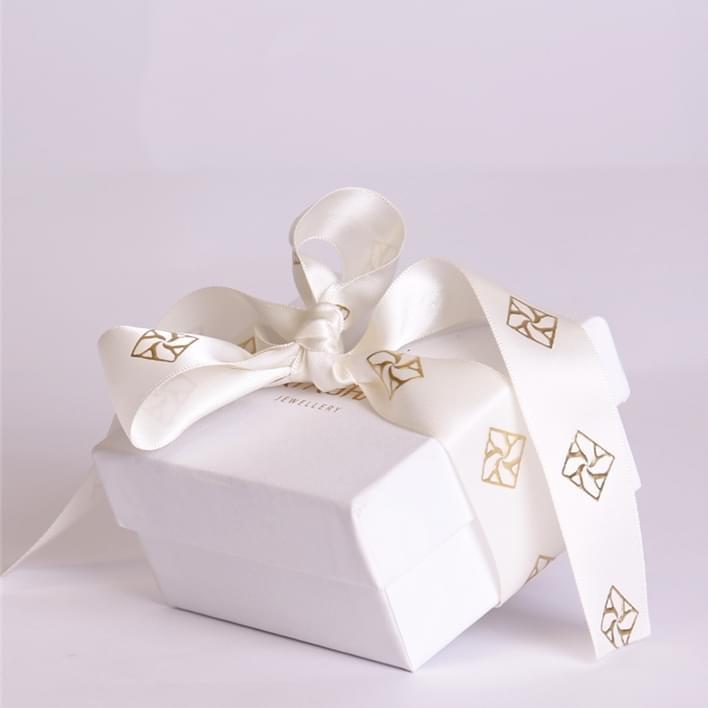 easy jewelry case